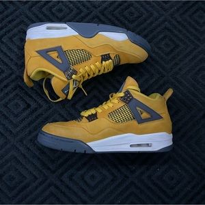 Jordan 4 Retro “Lightning” Size 12